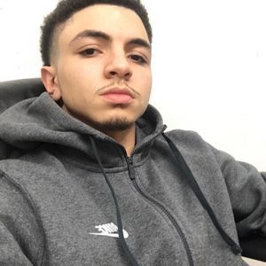 Meet your Posher, Devin